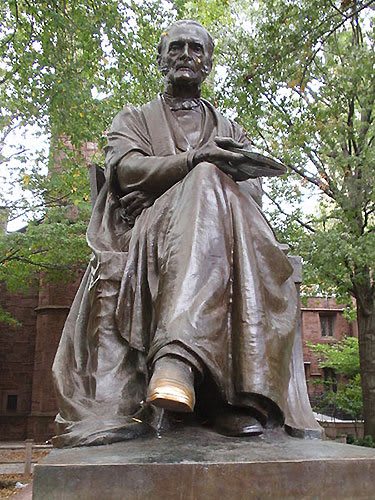 Theodore-Dwight-Woolsey-statue
